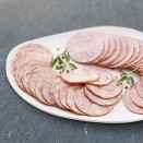 2 tranches de saucisson à l'ail