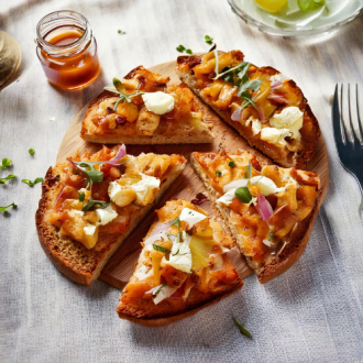 Bruschetta poulet, chèvre et miel