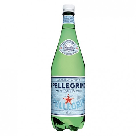 Eau minérale naturelle avec adjonction de gaz San Pellegrino