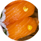 Sushis saumon spicy